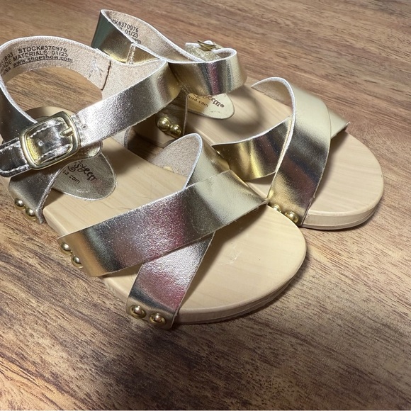 Self Esteem Gold Strappy Sandals, Toddler Size 6 - Picture 2 of 5